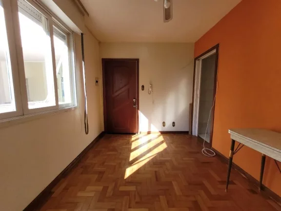 Foto do imóvel Apartamento à venda, 63 m² por R$ 220.000,00 - Rio Branco - Porto Alegre/RS
