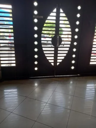 Imagem CASAL IMÓVEIS ALUGA PRÉDIO COMERCIAL MOBILIADO 200 M²