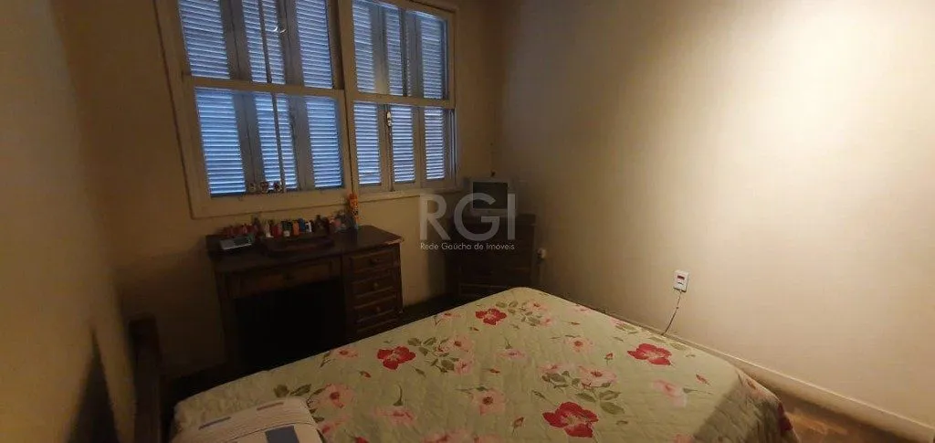 Imagem Casa para Venda 3 dormitórios, 2 vagas - Petrópolis