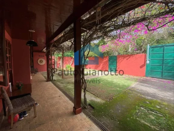 Imagem Casa de campo térrea à venda na Granja Viana