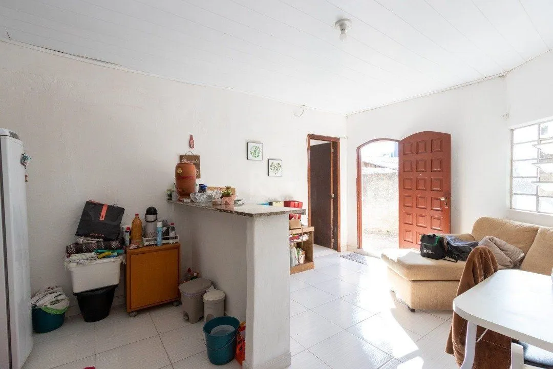 Imagem Casa para Venda - 240m², 6 dormitórios, sendo 3 suites, 2 vagas - Glória