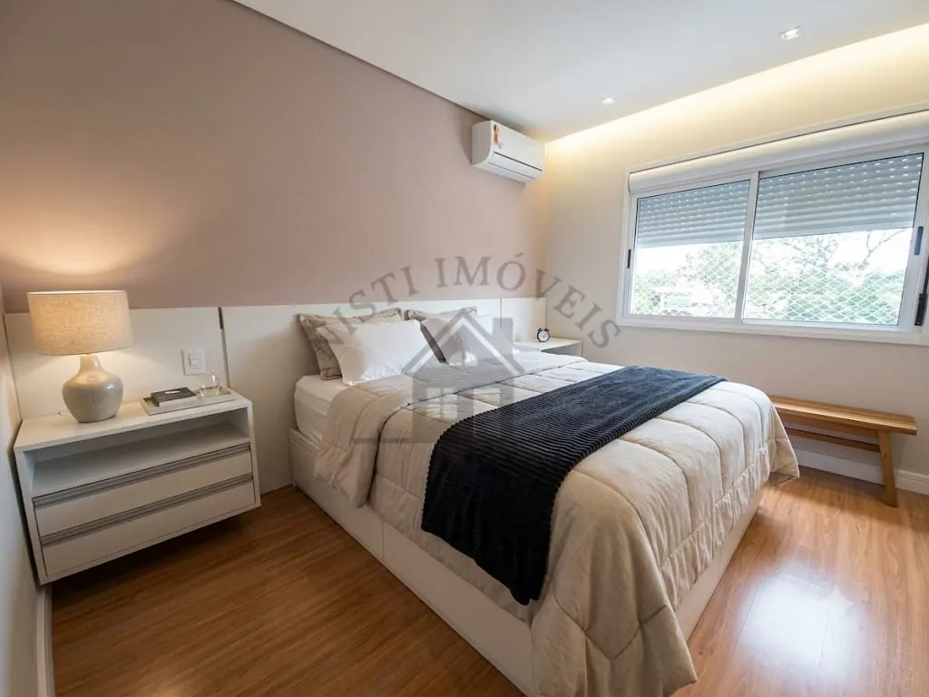 Imagem Casa 4 quartos para Venda no bairro Jardim Itu em Porto Alegre