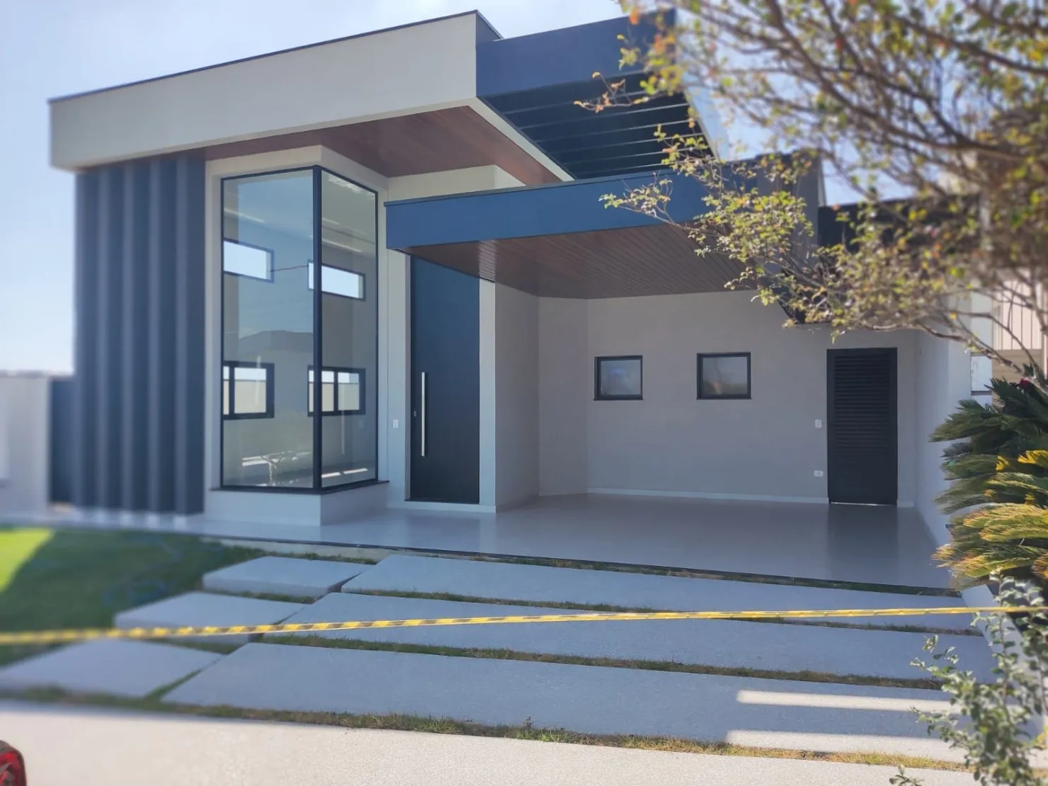 Foto do imóvel Casa à venda 3 Quartos, 1 Suite, 2 Vagas, 300M², Bairro do Grama, Caçapava - SP | Condomínio Terras do Vale