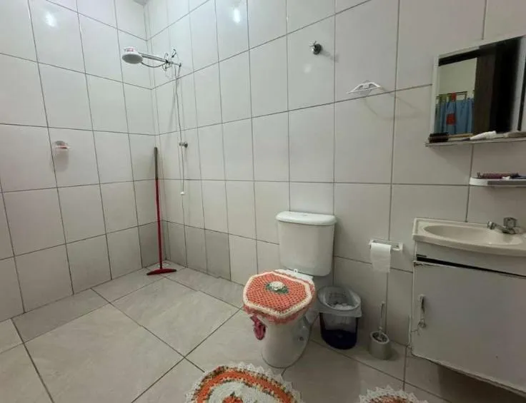 Imagem Casa para Venda em Itanhaém, Balneário Califórnia, 2 dormitórios, 2 suítes, 2 banheiros, 4 vagas