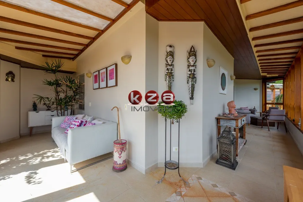 Imagem Espetacular Mansão de Luxo no Condomínio Florestal Clube em Campos do Jordão - 5 Quartos, 5 Suítes, 3 Salas, 7 Banheiros, 13 Vagas - 655m²