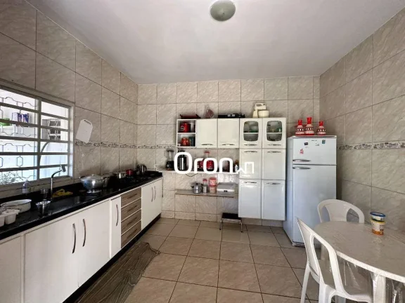 Imagem Casa à venda, 188 m² por R$ 798.000,00 - Vila Novo Horizonte - Goiânia/GO