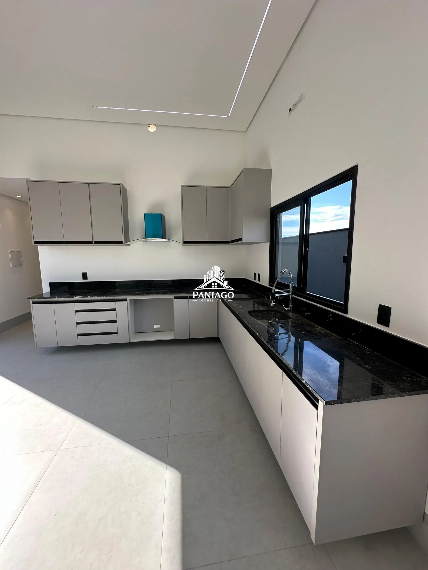 Imagem Casa Térrea para Locação no Primor das Torres 3 Quartos Suíte Master Piscina