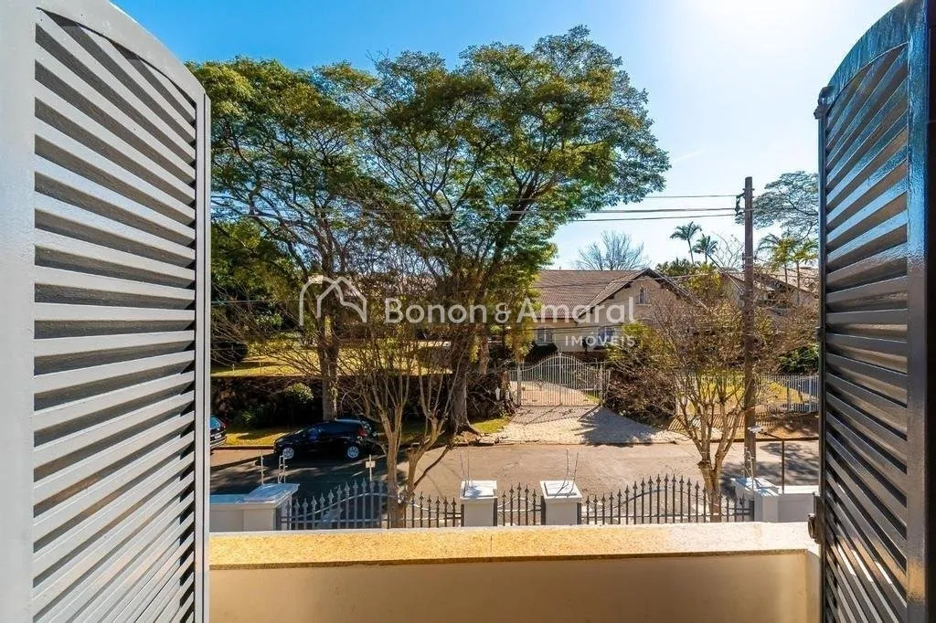 Imagem Casa com 4 Quartos e 6 banheiros à Venda