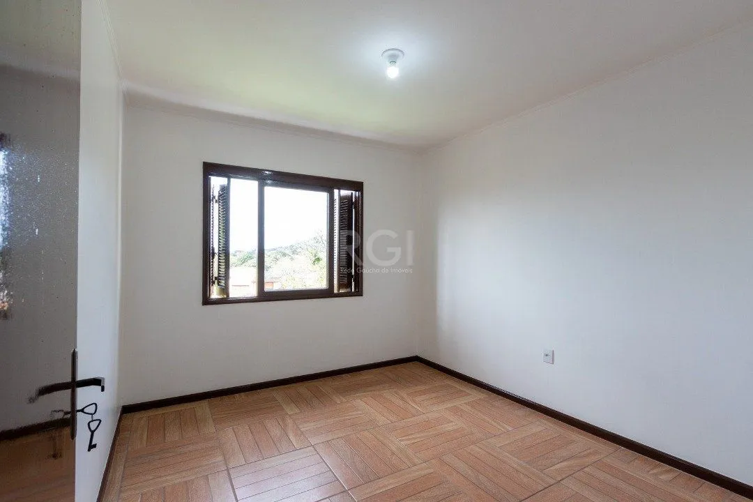 Imagem Casa para Venda - 454.7m², 5 dormitórios, sendo 1 suites, 8 vagas - Teresópolis
