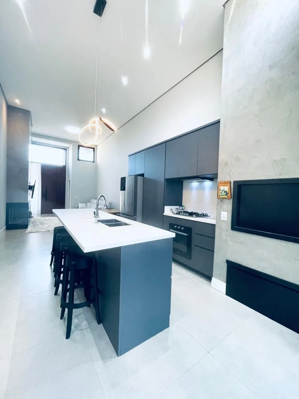 Imagem CASA EM CONDOMINIO TÉRREA, 3 SUÍTES 4 VAGAS DE GARAGEM, EM GRAVATAI RS