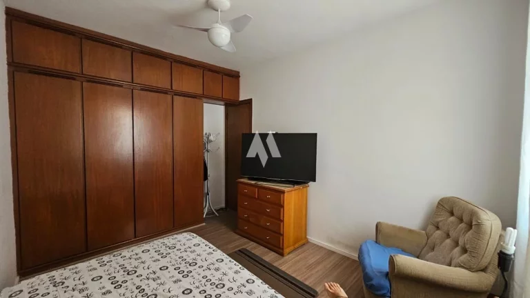 Imagem Apartamento Aconchegante na Vila Belmiro com 02 quartos (01 suíte), garagem demarcada na escritura.