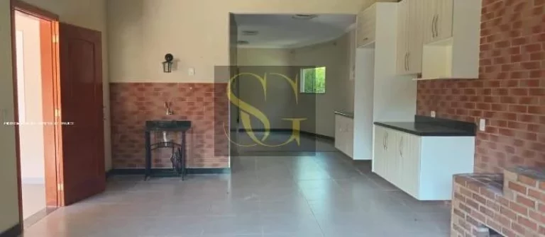 Imagem Casa para Venda em Teresópolis, Vargem Grande, 4 dormitórios, 1 suíte, 2 banheiros, 4 vagas