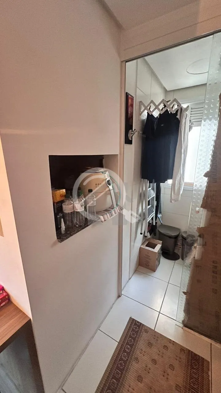 Imagem Apartamento de um dormitório localizado no charmoso Bairro Menino Deus, apresenta-se semi-mobiliado...