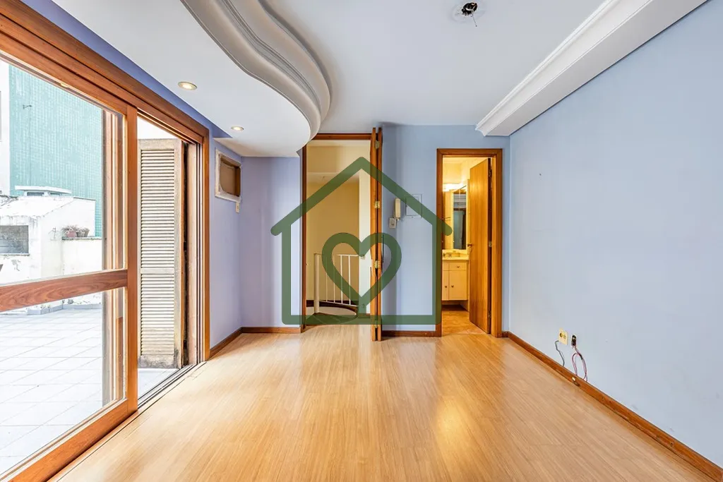 Imagem Oportunidade de Ouro no Bom Fim: APARTAMENTO Cobertura de 1 Dormitório com VAGA DE GARAGEM
Procuran...