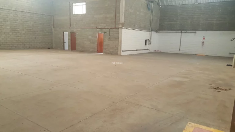 Imagem Galpão com 922m² para locação em Guarulhos - SP.