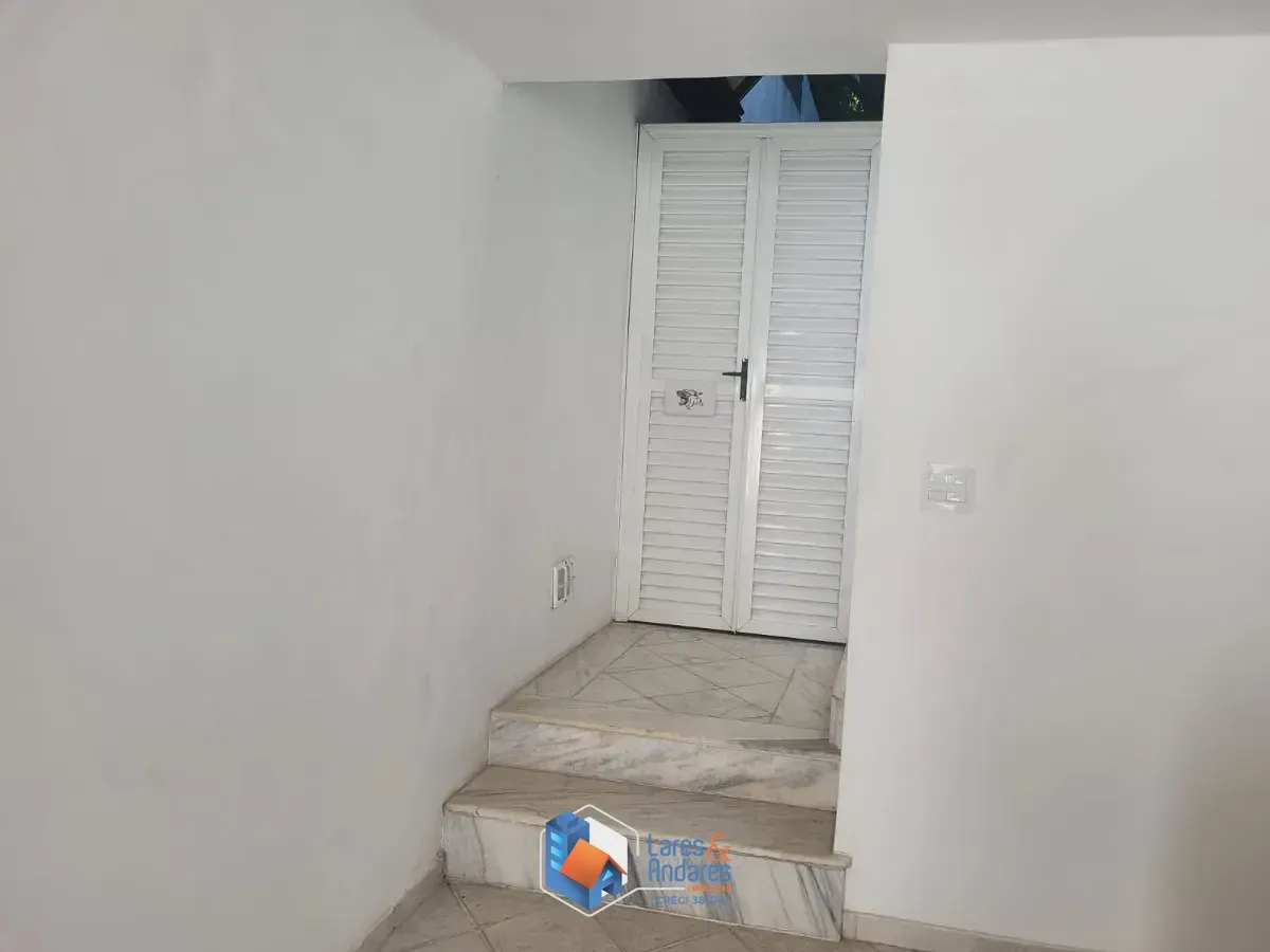 Imagem Casa para venda em Parque dos Príncipes com 3 quartos, sendo 3 suítes, 327m²