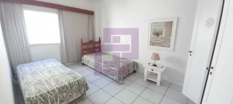 Imagem Pitangueiras, localizado a 20 metros do mar.