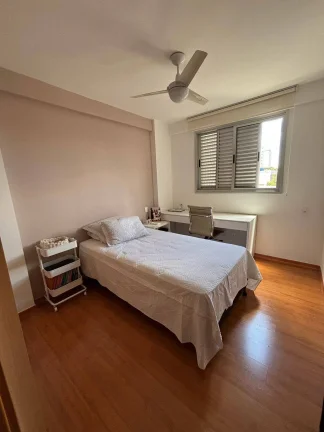 Imagem Apartamento 3 Quartos com Suíte, Varanda e 2 Vagas Paralelas.