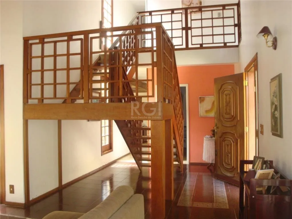 Imagem Casa para Venda - 240m², 4 dormitórios, sendo 1 suites, 4 vagas - Nonoai