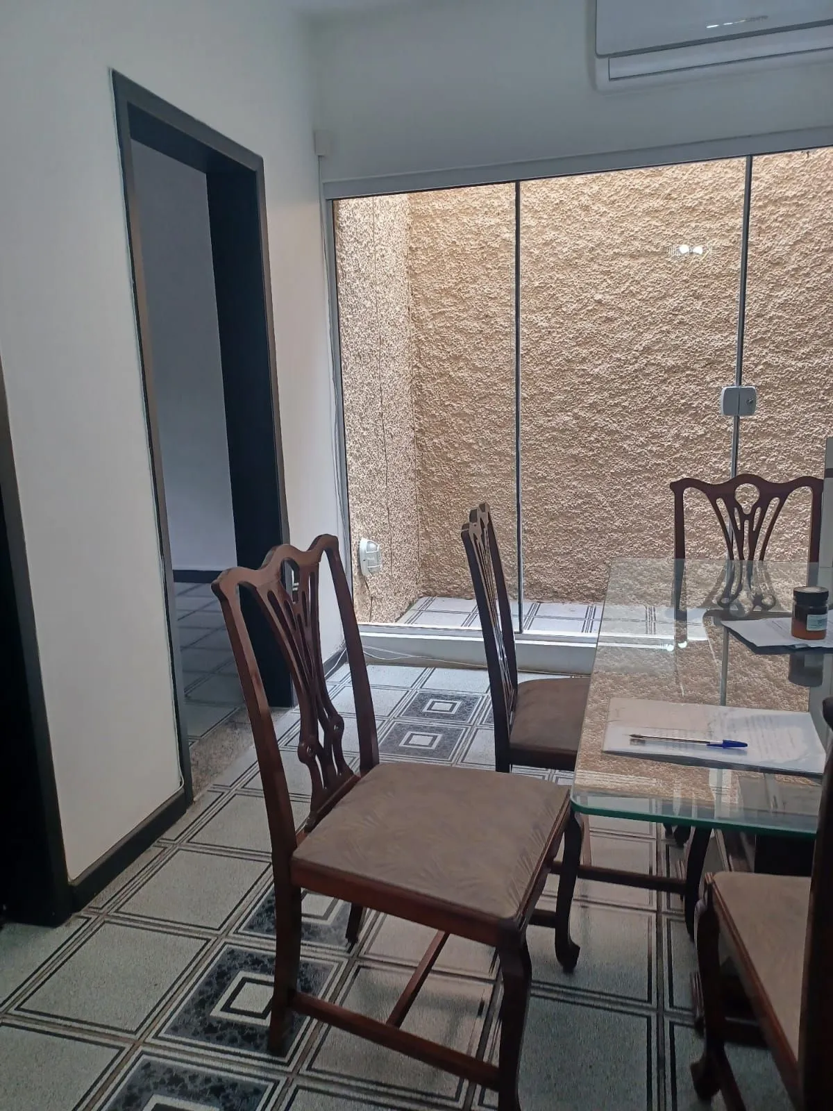 Imagem Casa com 04 quartos (01 suíte) 02 vagas no Bairro Jardim Sabará em Porto Alegre