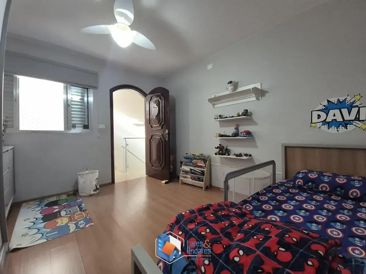 Imagem Sobrado para venda em Vila Tolstoi com 2 quartos, sendo 1 suíte, 180m²