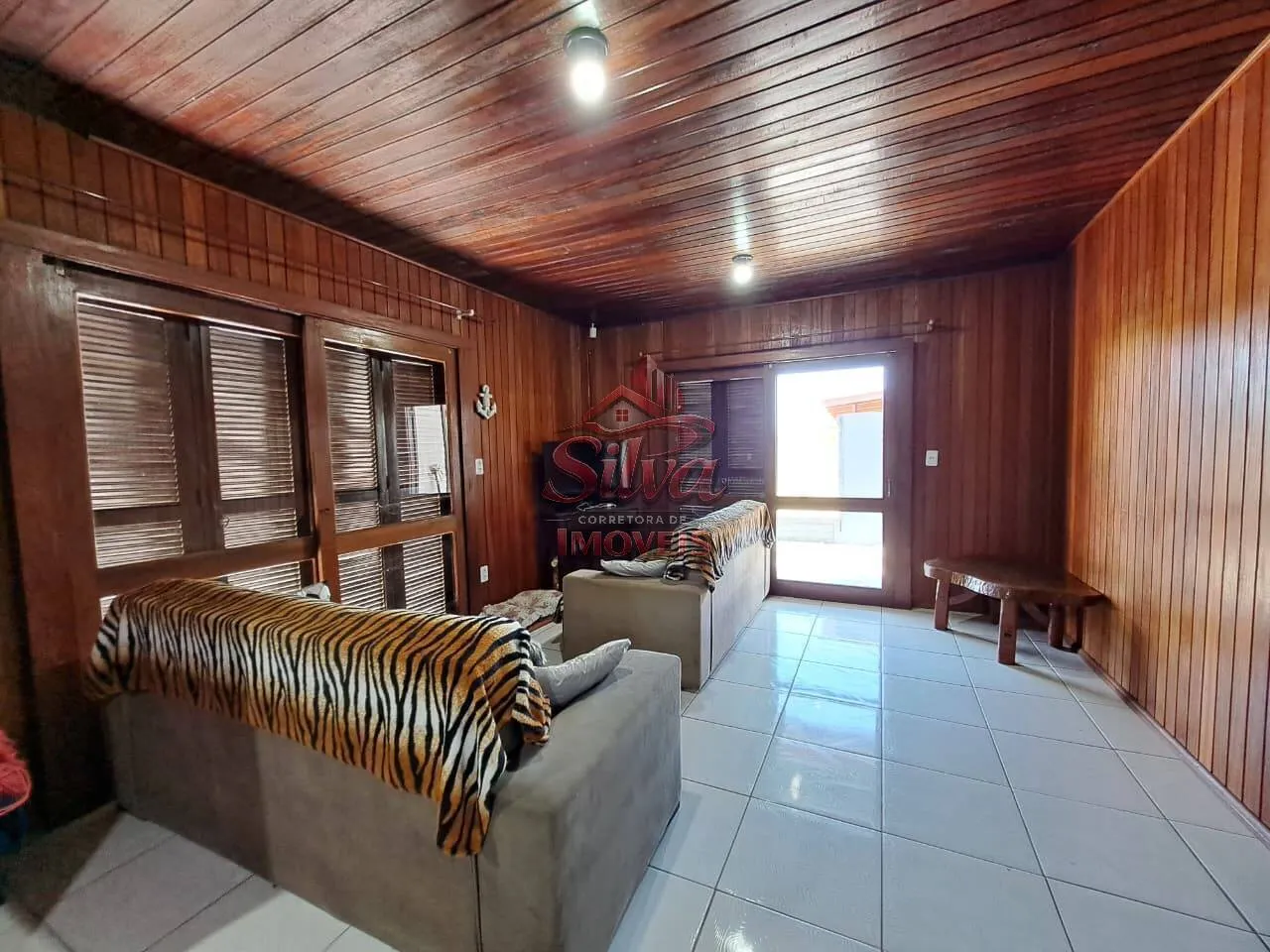 Imagem Casa 3 dormitórios com anexo a 180m do mar