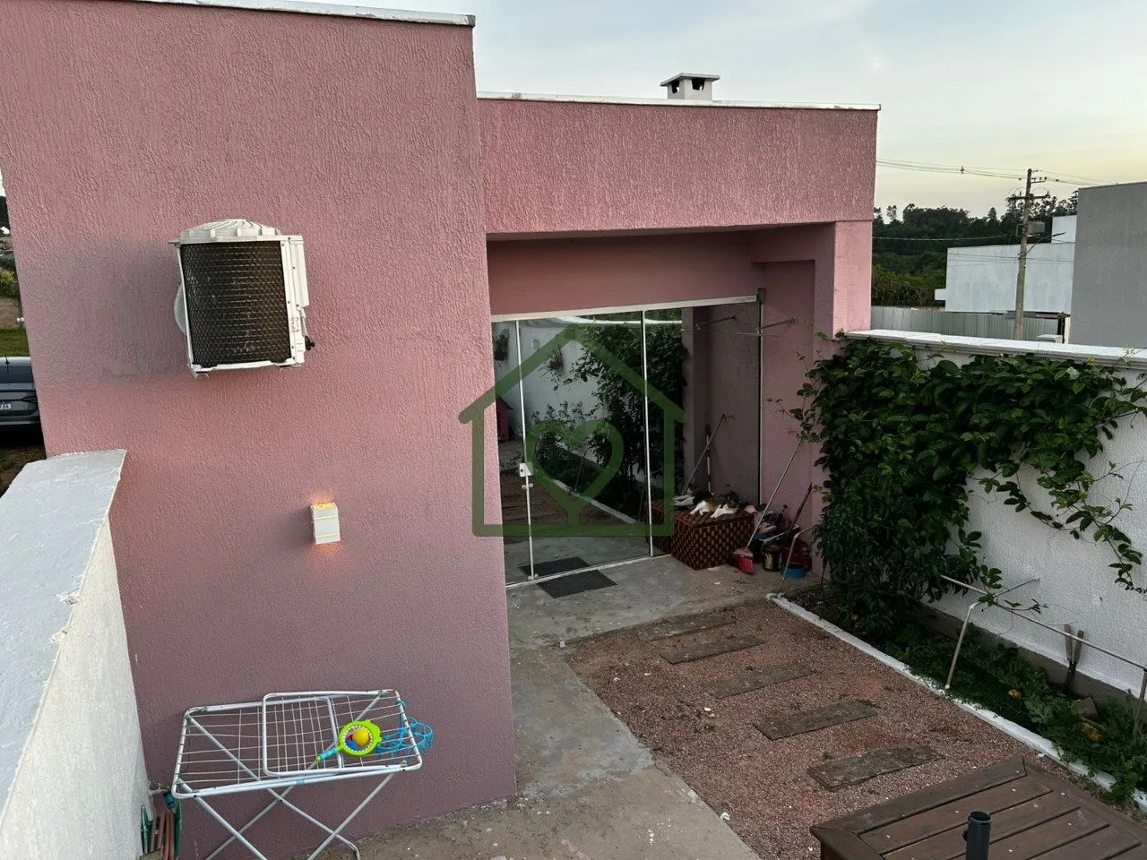 Imagem CASA TÉRREA à venda em Lomba do Pinheiro, Porto Alegre

Imóvel com 2 quartos, living para 2 ambie...