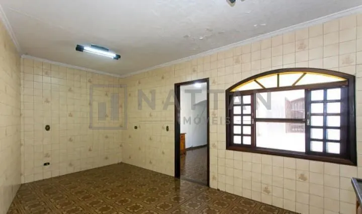 Imagem Casa à venda com 3 dormitórios, 4 banheiros, salão de festas e terreno de 208 m²