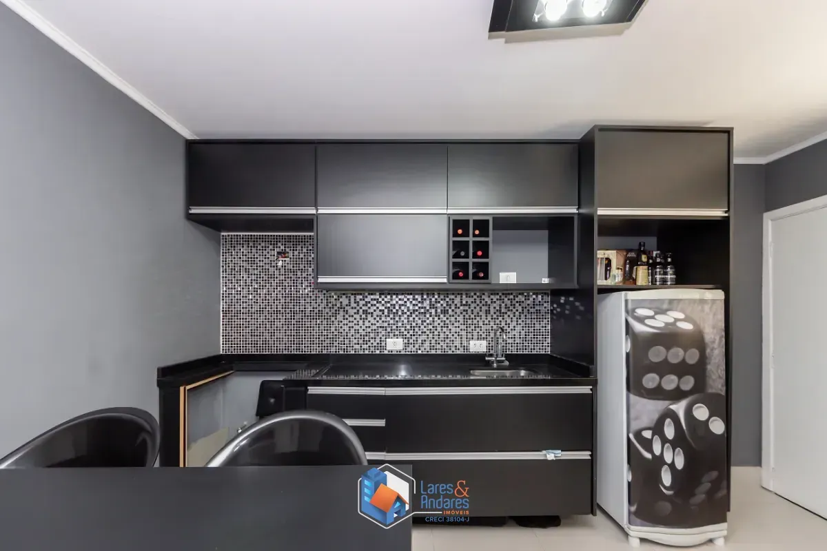 Imagem Sobrado para venda em Vila Zat com 4 quartos, sendo 2 suítes, 300m²