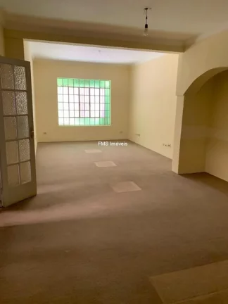 Imagem Luxuosa casa à venda em São Paulo-SP, bairro Água Branca: 3 quartos, 3 salas, 4 banheiros, 4 vagas de garagem, 400 m².