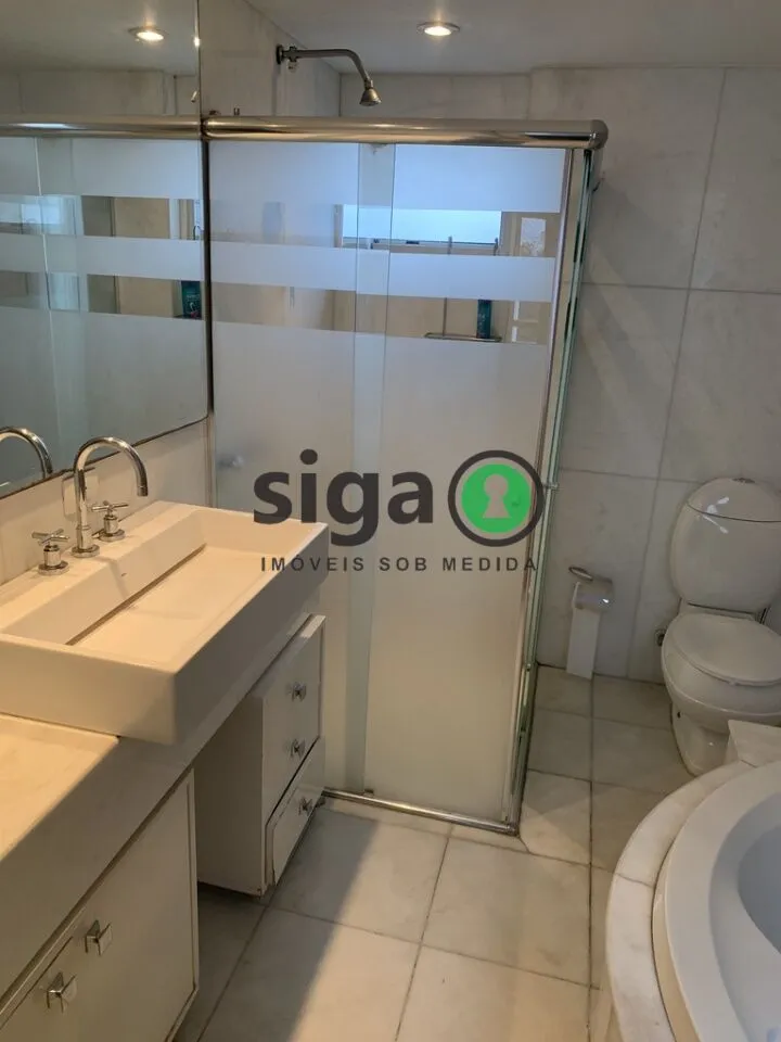 Imagem VENDE na Vila Andrade (Região do Morumbi) Apartamento com 3 quartos suítes e 4 Vagas + Depósito