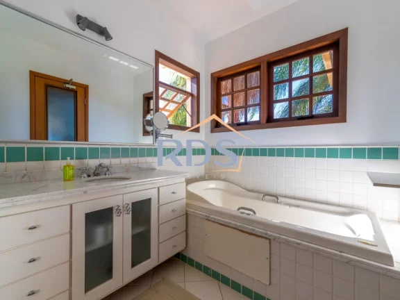 Imagem Lindíssima casa em Atibaia ,porteira fechada ! 350m² 05 suítes