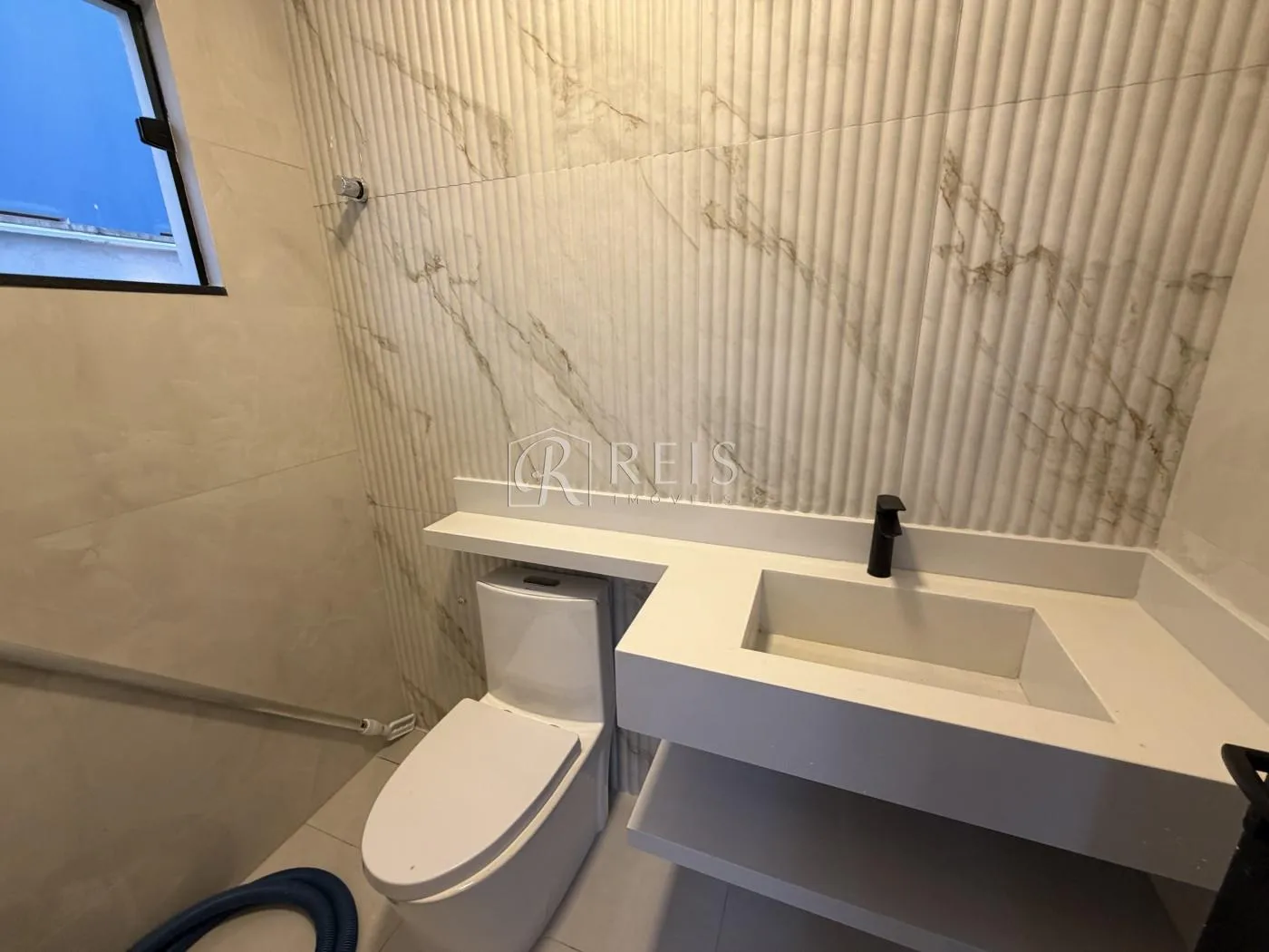 Imagem Casa para Venda em Rio das Ostras, Viverde, 3 dormitórios, 2 suítes, 4 banheiros, 2 vagas