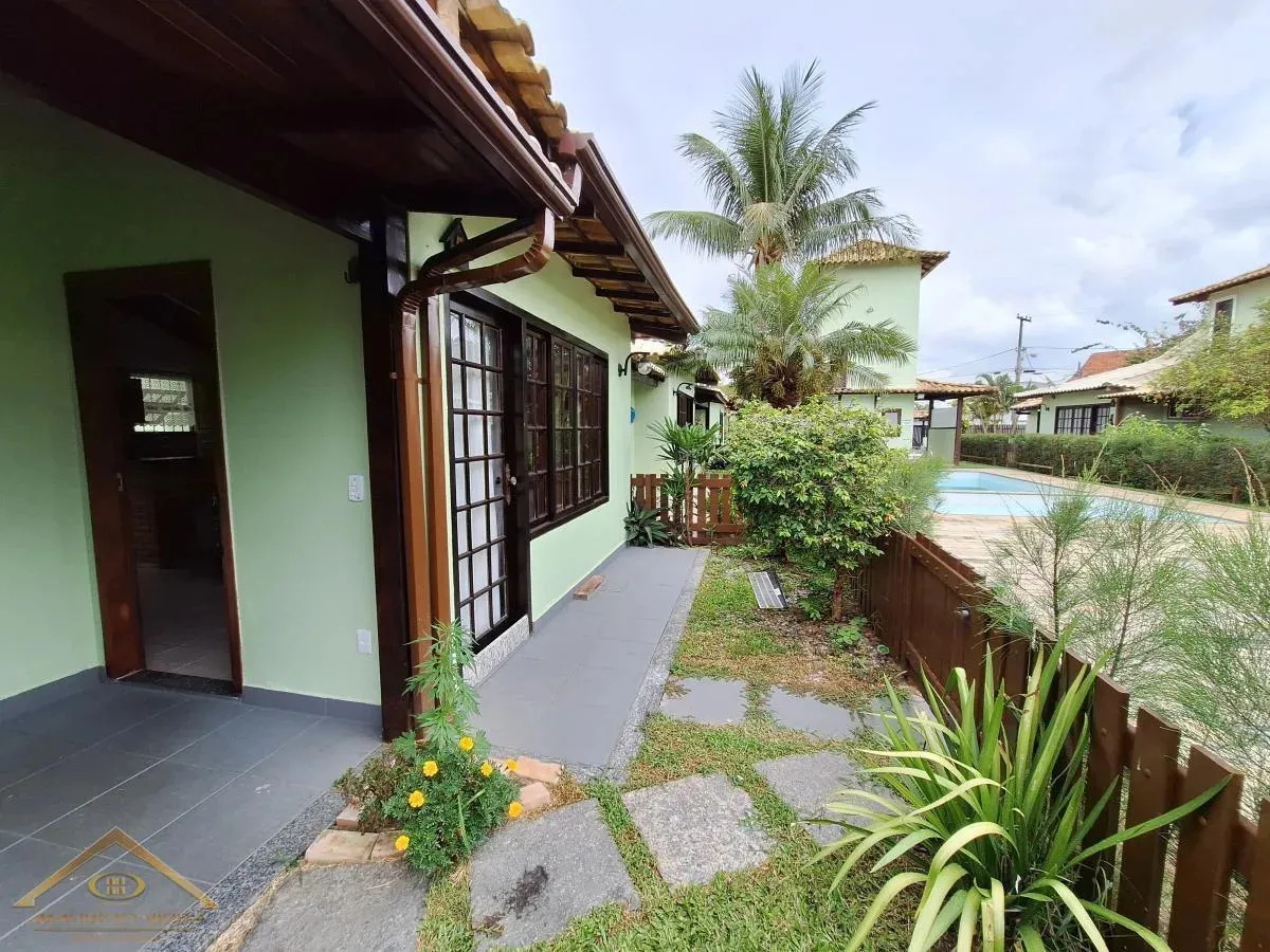 Imagem Casa em Condomínio para Venda em Cabo Frio / RJ no bairro Peró