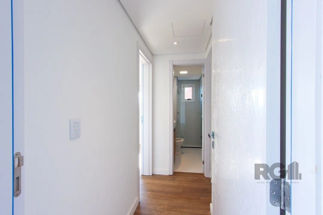 Imagem Apartamento em Porto Alegre no Bairro Petrópolis, de 2 quartos, semi mobiliado.