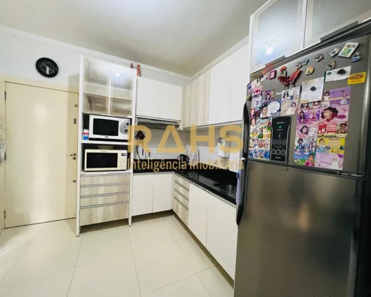 Imagem Excelente Sobrado Geminado com 1 suíte mais 2 quartos no Bairro Boa Vista em Joinville/SC. O imóve...