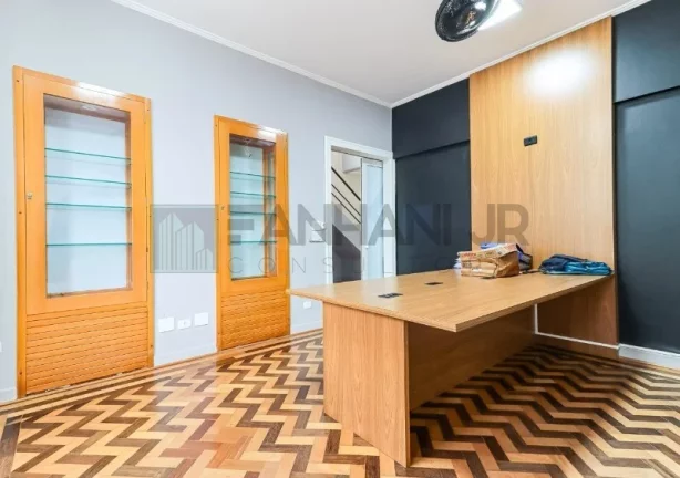 Imagem Casa Comercial para Locação em Jardim Paulista, São Paulo-SP: 8 Salas, 10 Vagas de Garagem, 450m² de Área!