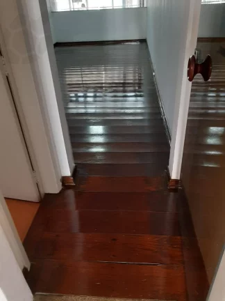 Imagem SOBRADO * 3 DORMITÓRIOS * 1 SUÍTE * 2 VAGAS * EXCELENTE LOCALIZAÇÃO
