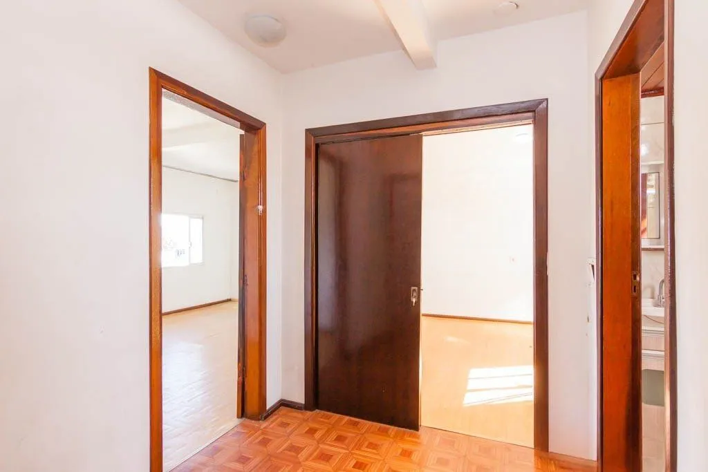 Imagem Casa com 3 quarto e 230m² à venda em Farrapos, Porto Alegre.