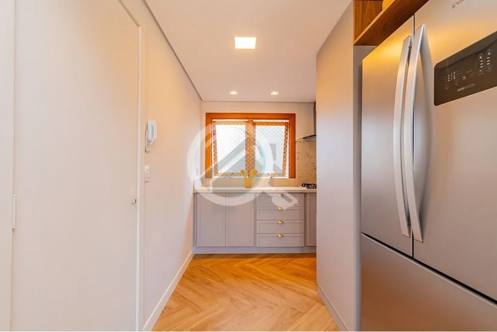 Imagem Este lindo apartamento de 120m² foi recentemente renovado com um projeto exclusivo que combina esti...