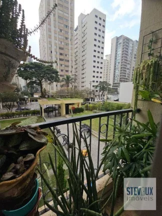 Imagem Amplo Apartamento em Moema Pássaros com 4 Quartos e Varanda, Próximo ao Metrô e Parque Ibirapuera