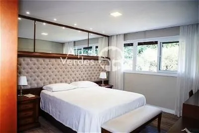 Imagem Casa com 6 quartos, 510m2, à venda em Canela, Centro