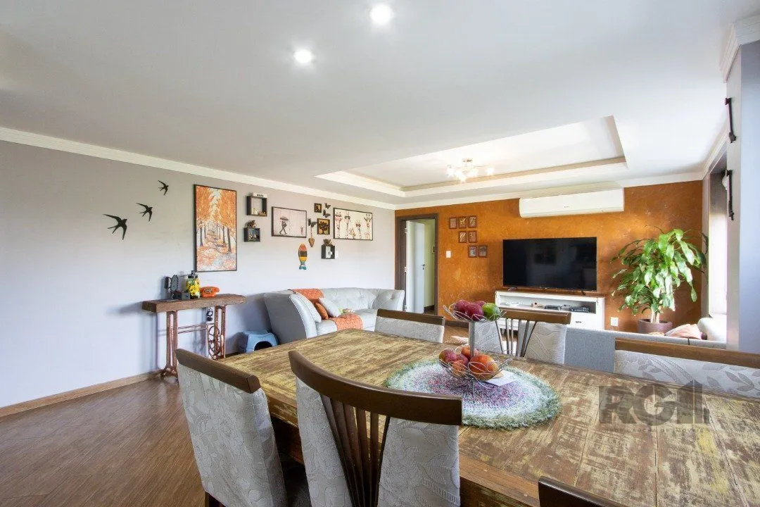 Imagem Apartamento reformado de 124m² privativos- 3 dormitórios sendo 1 suíte no bairro Medianeira