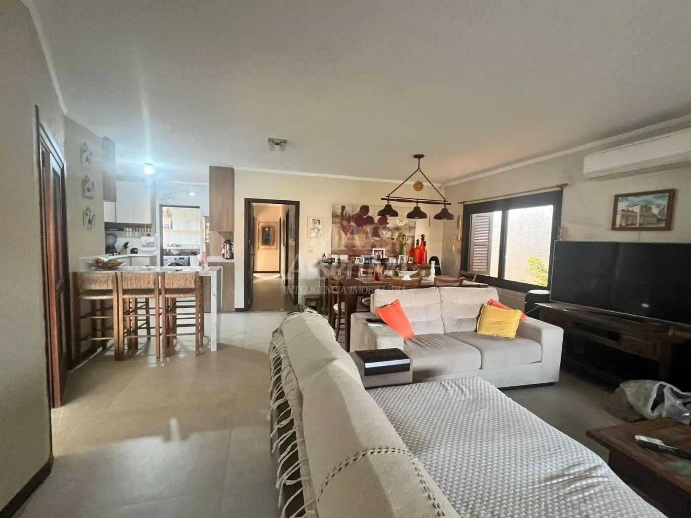 Imagem ExcelenteCasa à venda em Xangri-Lá/RS - 3 Dormitórios, 1 Suíte