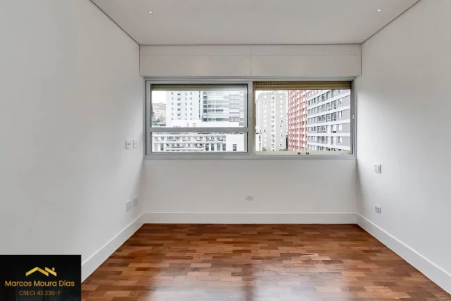 Imagem Apartamento 3 suítes, 2 vagas, 213,50 m2, reformadíssimo em Cerqueira Cesar