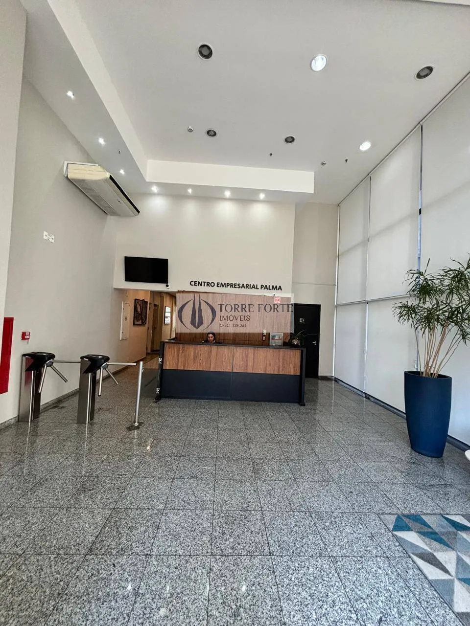 Imagem Ótima sala comercial com 32 m², 2 banheiros, 1 vaga de garagem na Perdizes.