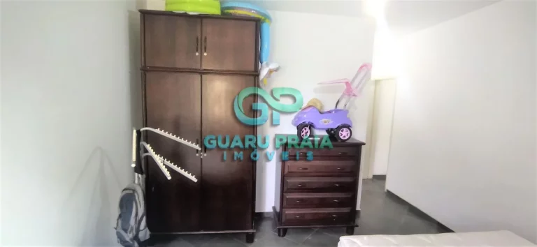 Imagem 3 dormitórios sendo 1 suíte, sala espaçosa para 2 ambientes, banheiro social, cozinha, área de serviço, 2 vagas de garagem