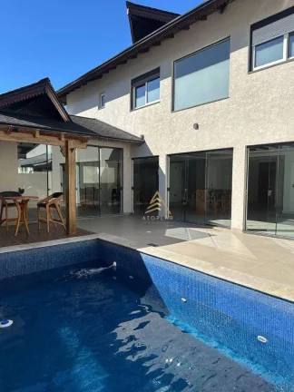 Imagem Casa com 4 suítes sendo 1 master à venda, 400 m² por R$ 7.800.000 - Estados - Balneário Camboriú/SC