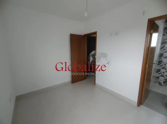 Imagem Sobrado com 2 dormitórios, sendo 1 suíte no bairro do Estuário em Santos por R$515.000,00