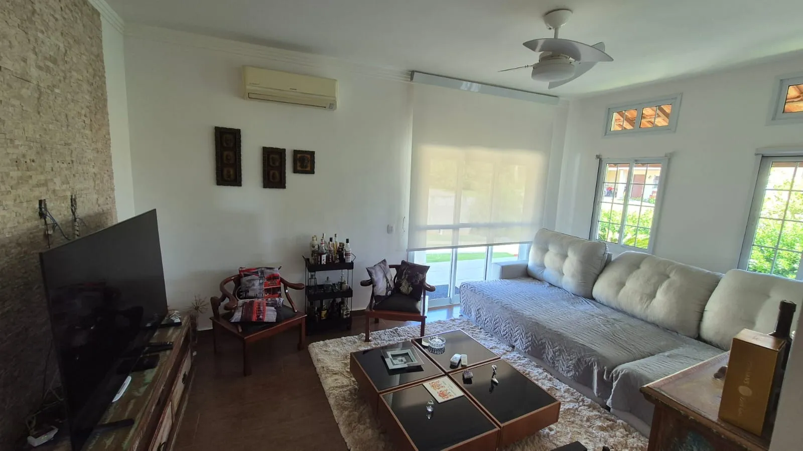 Imagem Casa Térrea com Piscina e Área Gourmet no Condomínio Village da Serra - 210m², 3 Dormitórios, 800m² de Terreno